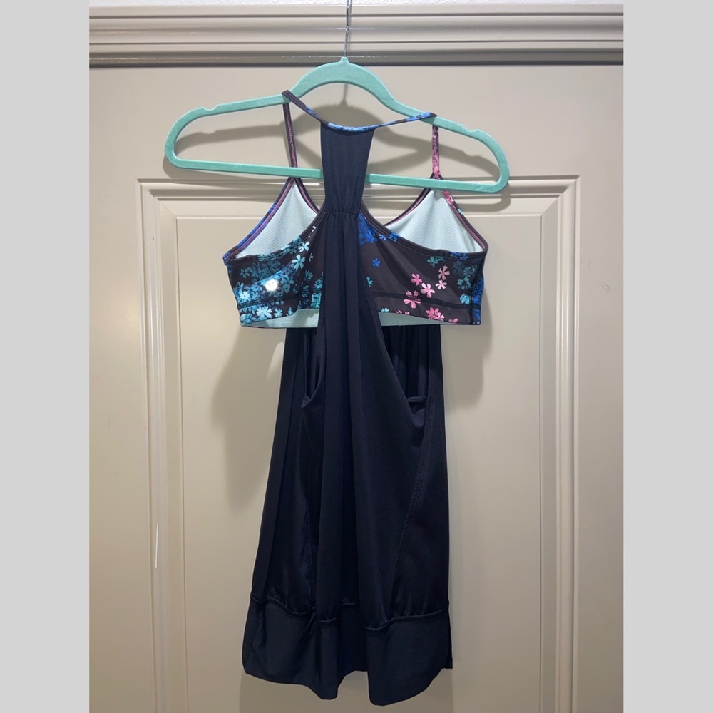 Black/Floral Lululemon Tank w/ built in bra
